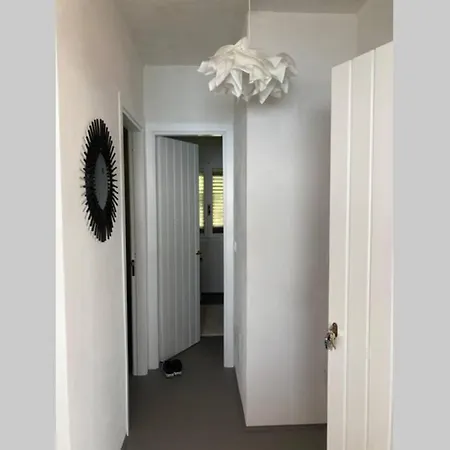 Boutique With Within Walking Distance, Near Tropea Appartamento