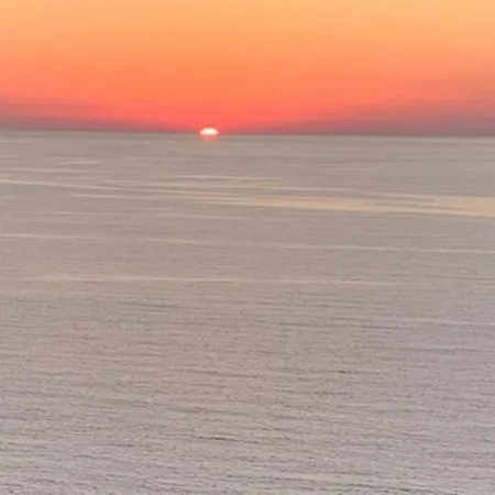 Boutique With Within Walking Distance, Near Tropea Appartamento