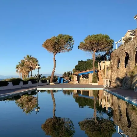 Boutique Apartment With Beach Nearby Tropea Swimming Pool Open In July And August *