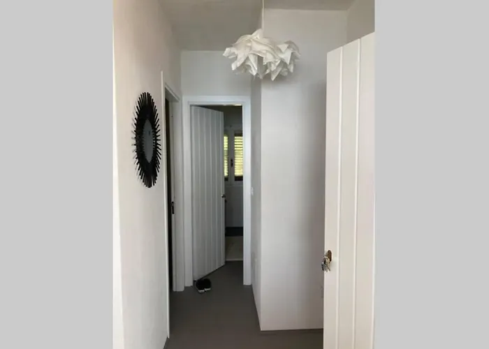 Boutique With Within Walking Distance, Near Tropea 아파트